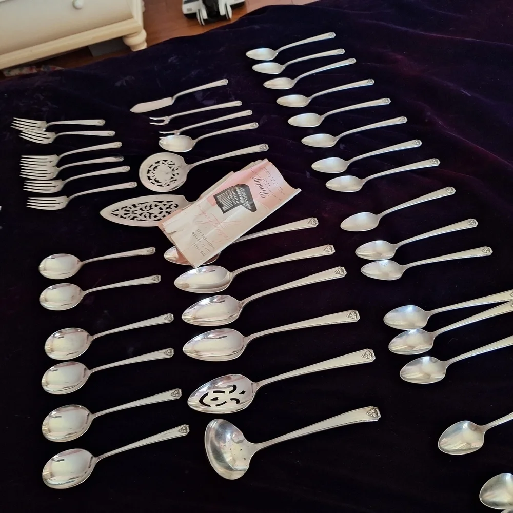 Prestige Silver Dining Flatware Collection with Classic Design Lot 1